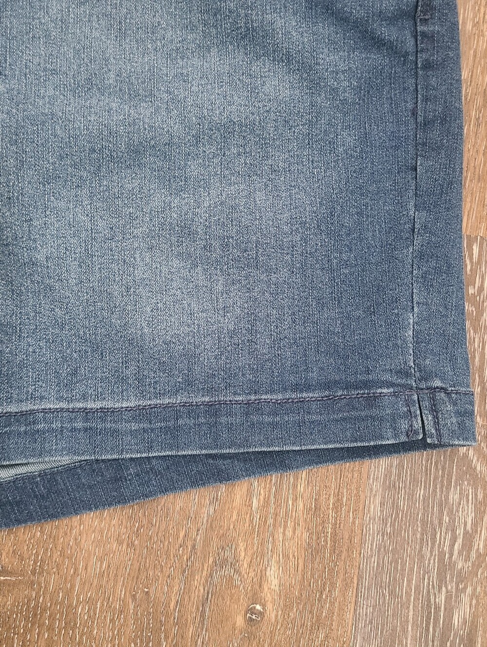 Gloria Vanderbilt Amanda Shorts Women's Size 20 New with tags - Picture 5 of 6